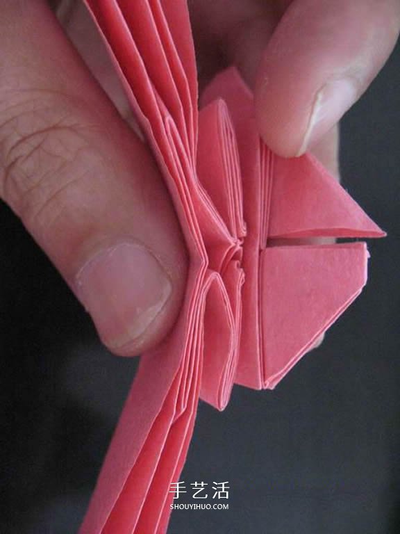 赠送初恋的小礼物!折纸蔷薇戒指的折法图解