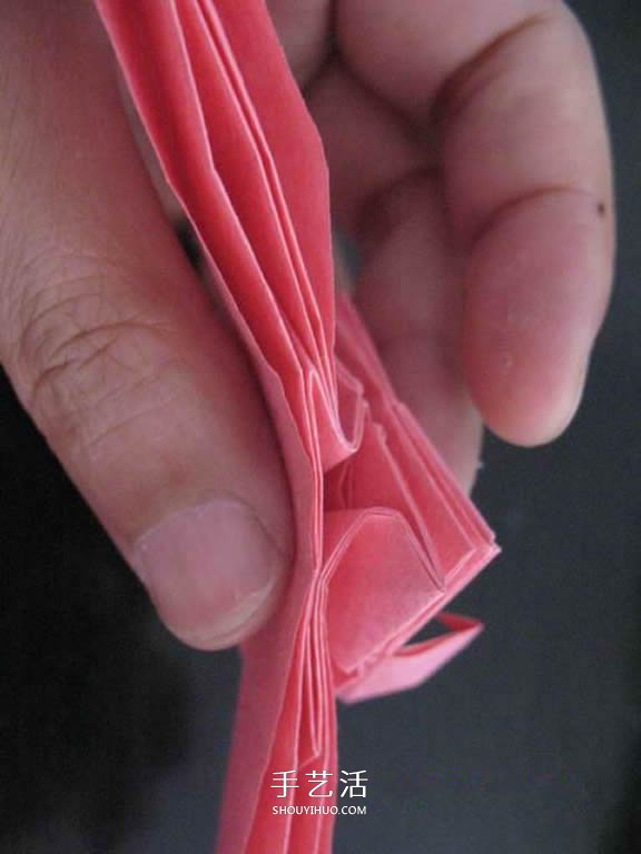 赠送初恋的小礼物!折纸蔷薇戒指的折法图解