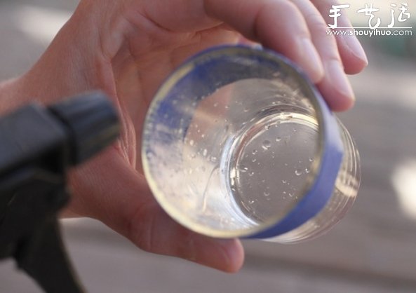 玻璃杯美化教程:在玻璃杯表面喷出星云图案!