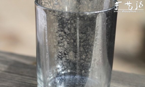 玻璃杯美化教程:在玻璃杯表面喷出星云图案!