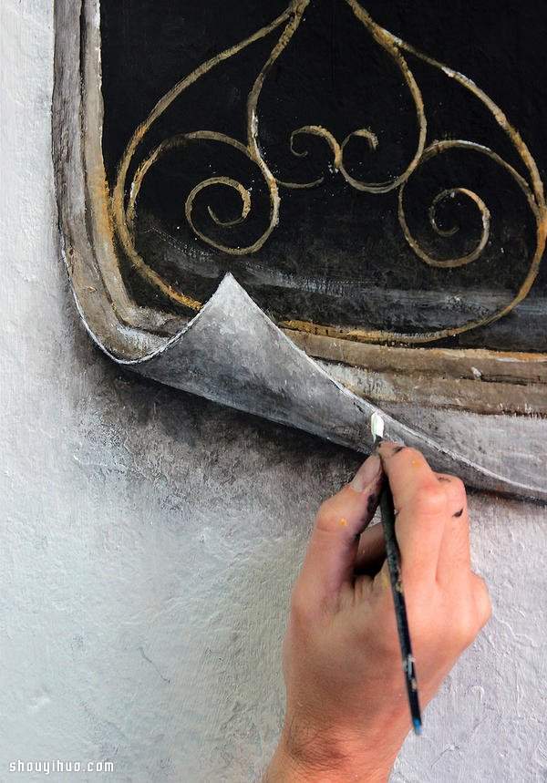 几可乱真的画窗涂鸦 一不小心就会撞上去!