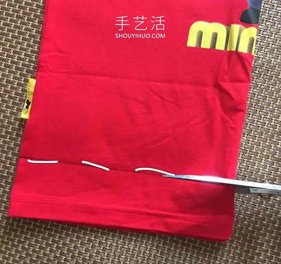 旧T恤改造带流苏性感背心的做法教程