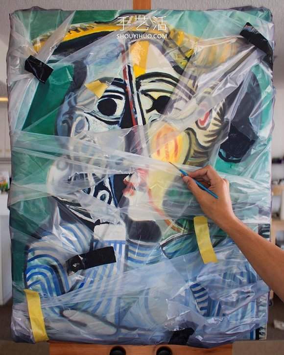 像是用塑料薄膜包裹!令人难以置信的逼真绘画
