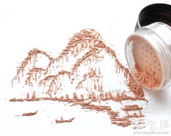 用化妆品创作的绘画作品