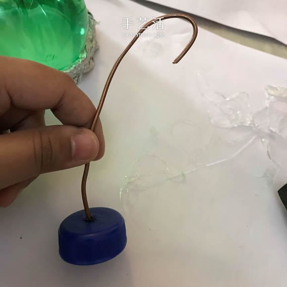 雪碧瓶手工制作万圣节女巫屋图解教程