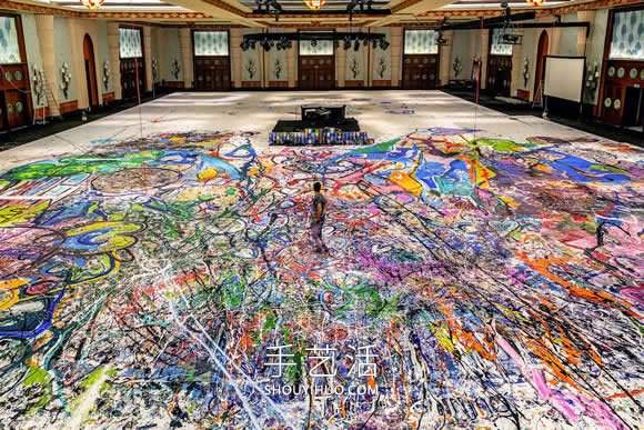 他画出世界上最大画布，为儿童筹集3000万美元