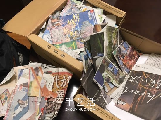 90岁老奶奶手撕报纸做拼贴画!展现平淡幸福