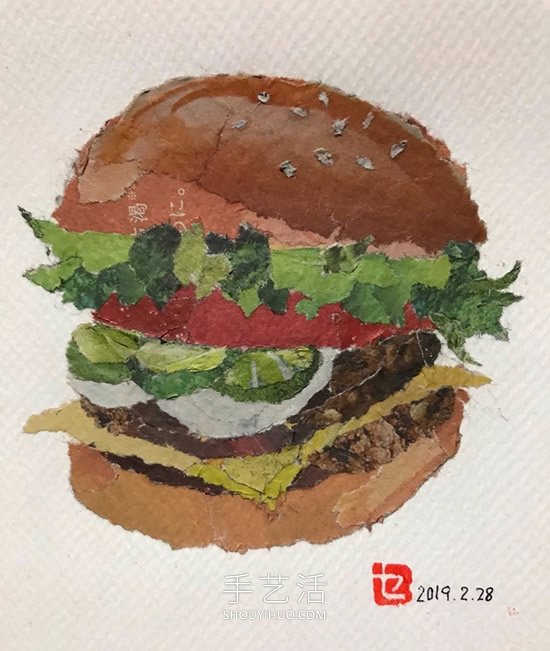 90岁老奶奶手撕报纸做拼贴画!展现平淡幸福