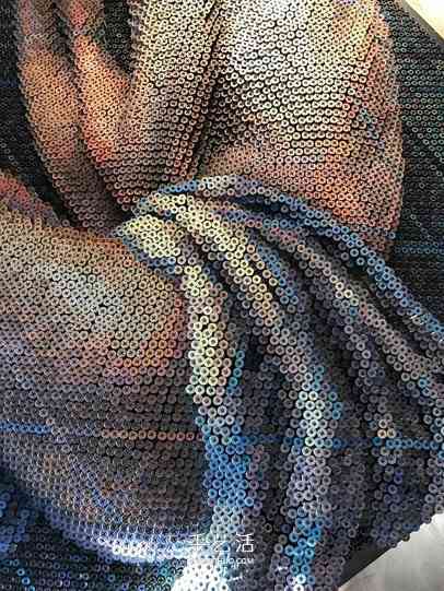 旋紧或松开,上万个螺丝钉制作的3D立体画像