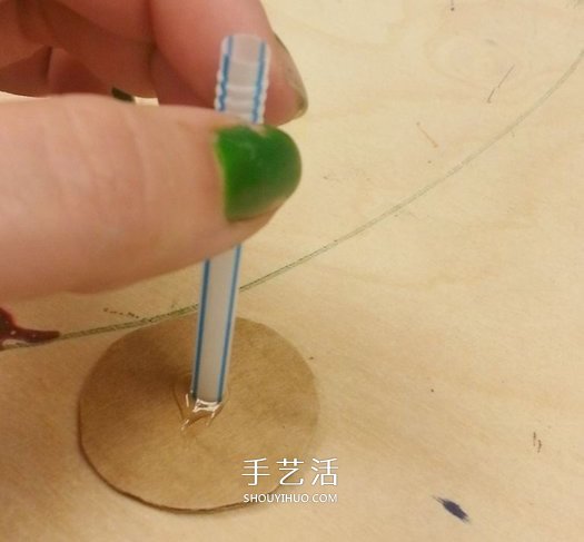 自制跳舞机器人的方法 一个凸轮就搞定!