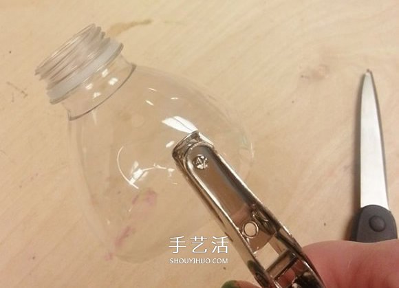 自制跳舞机器人的方法 一个凸轮就搞定!