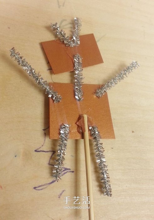 自制跳舞机器人的方法 一个凸轮就搞定!