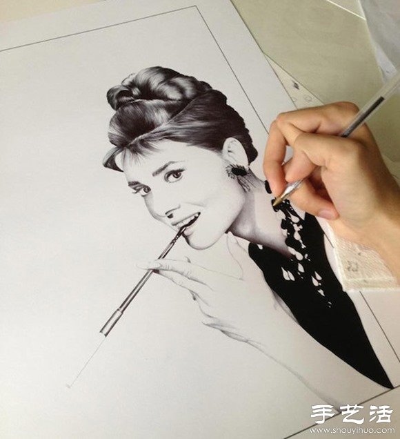 圆珠笔手绘栩栩如生的明星肖像