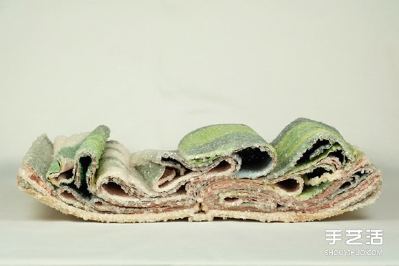 将书本用糖醃起来?艺术家凝结旧书的黄金岁月