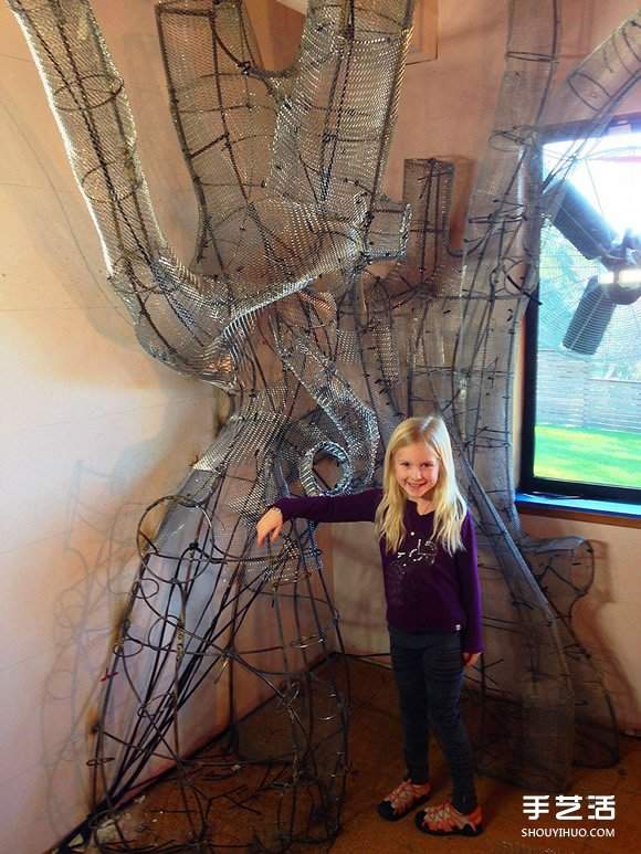 动手能力超强的爸爸 将女儿房间打造成童话森林