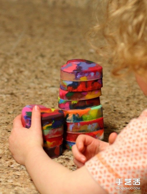 蜡笔变短别急着丢！教你蜡笔废物利用小制作