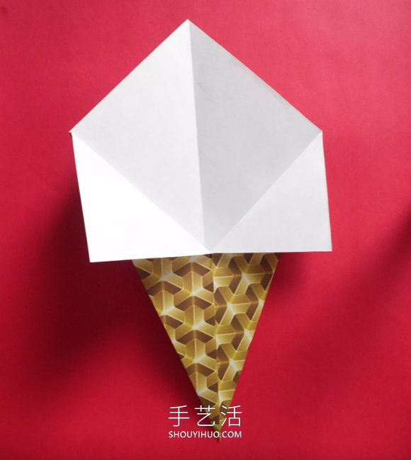 简单折纸冰淇淋蛋筒的做法图解教程